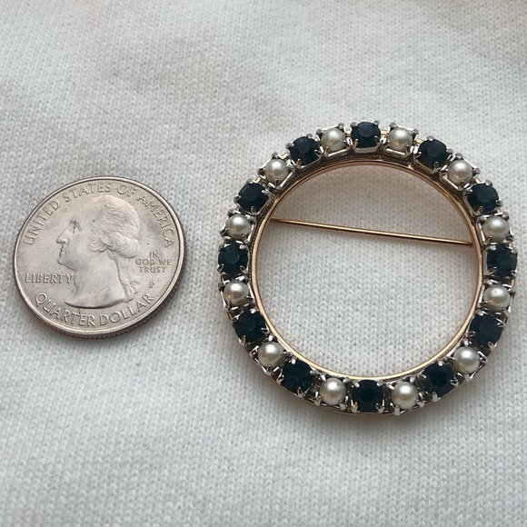 Beautiful Round Circle Design Vintage ESTATE Brooch - Picture 2 of 4